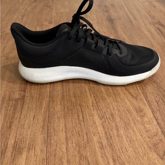 Lululemon Strongfeel Training Shoe in Black/Graphite Grey/White - Picture 7 of 9